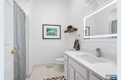282 Roslyn Court 282X #282X, West New York, NJ 07093 - Photo 30