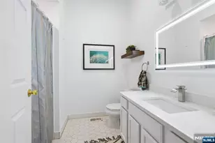 282 Roslyn Ct 282X, West New York, NJ 07093 - Photo 30