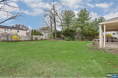 324 Edstan, Paramus, NJ 07652 - Photo 24