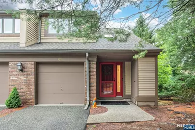 122 Macleish Court, Mahwah, NJ 07430 - Photo 2
