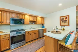 122 Macleish Ct, Mahwah, NJ 07430 - Photo 10