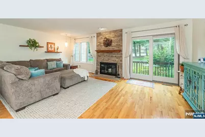 122 Macleish Court, Mahwah, NJ 07430 - Photo 1