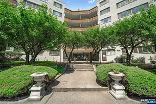 1375 River Road 2B, Edgewater, NJ 07020 - Photo 1