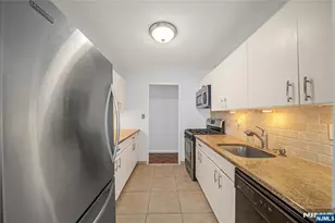 1375 River Road 2B, Edgewater, NJ 07020 - Photo 4