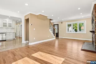 50 Lincoln Pl, Waldwick, NJ 07463 - Photo 12