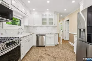 50 Lincoln Pl, Waldwick, NJ 07463 - Photo 16