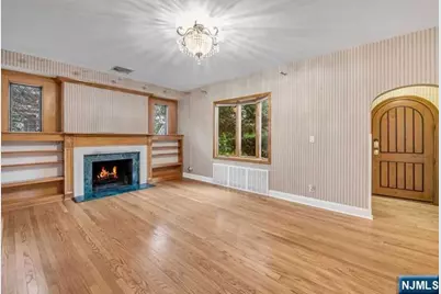 384 Owen Avenue, Fair Lawn, NJ 07410 - Photo 4