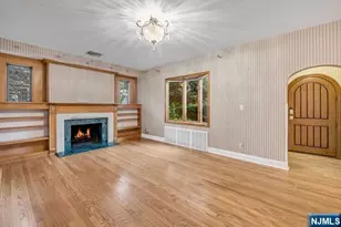 384 Owen Ave, Fair Lawn, NJ 07410 - Photo 4