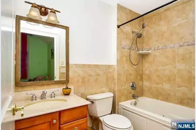 630 Valley Brook Avenue 19 #19, Lyndhurst Township, NJ 07071 - Photo 18