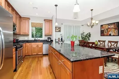 630 Valley Brook Avenue 19 #19, Lyndhurst Township, NJ 07071 - Photo 4