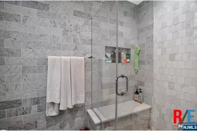 1068 Anderson Avenue, Fort Lee, NJ 07024 - Photo 16