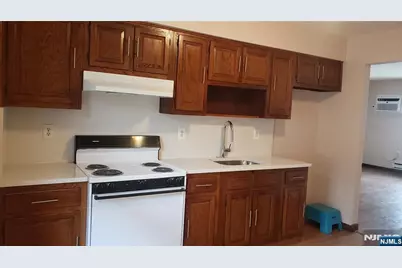 54 Harrison Avenue 3R #3R, Harrison, NJ 07029 - Photo 2