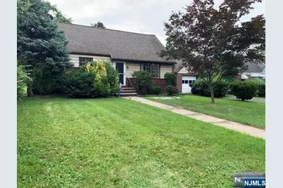 118 Fairfield Drive, Paramus, NJ 07652 - Photo 8