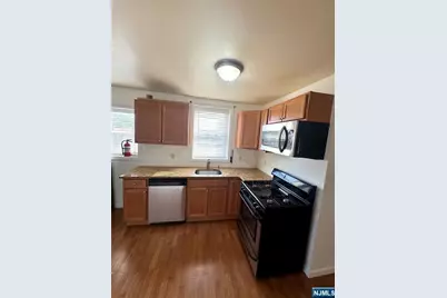 511 Schuyler Avenue, Kearny, NJ 07032 - Photo 8