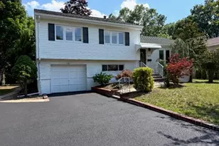 40-18 Terhune Pl, Fair Lawn, NJ 07410 - Photo 2