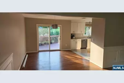 377 Chelsea Street, Paramus, NJ 07652 - Photo 2