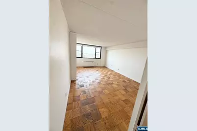 250 Gorge 17I #17I, Cliffside Park, NJ 07010 - Photo 6