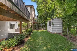 2038 Hoefleys Ln A, Fort Lee, NJ 07024 - Photo 40