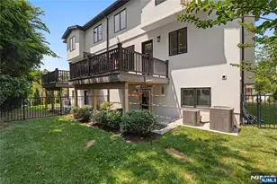2038 Hoefleys Ln A, Fort Lee, NJ 07024 - Photo 38