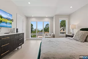 2038 Hoefleys Ln A, Fort Lee, NJ 07024 - Photo 20