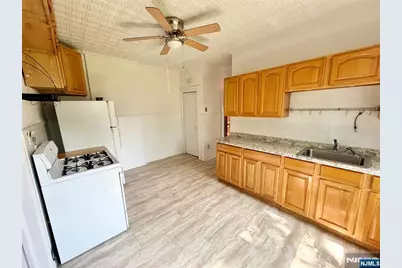 4 Swaine Place A #A, West Orange Township, NJ 07052 - Photo 4