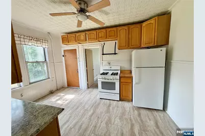 4 Swaine Place A #A, West Orange Township, NJ 07052 - Photo 2