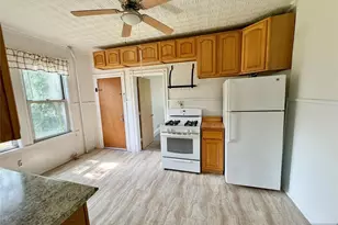 4 Swaine Pl A, West Orange Township, NJ 07052 - Photo 2