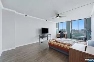 300 Winston Dr C0518, Cliffside Park, NJ 07010 - Photo 14