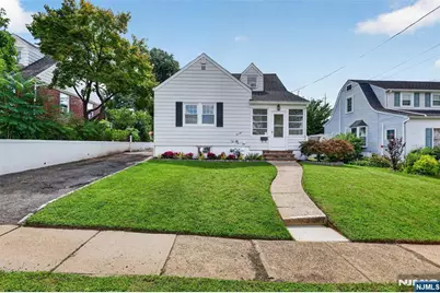 10-08 Campbell Road, Fair Lawn, NJ 07410 - Photo 2
