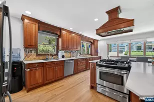 447 Van Dyke St, Ridgewood, NJ 07450 - Photo 4