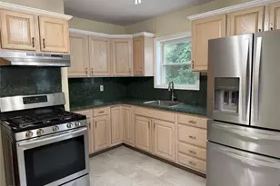 40 Oxford Ave, Saddle Brook Township, NJ 07663 - Photo 4