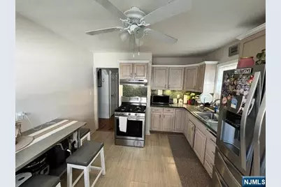 40 Oxford Avenue, Saddle Brook Township, NJ 07663 - Photo 10