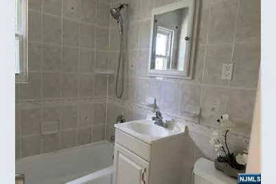 40 Oxford Avenue, Saddle Brook Township, NJ 07663 - Photo 12