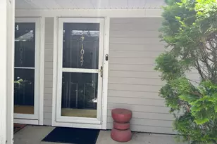 1047 Cambridge Ct 1047, Mahwah, NJ 07430 - Photo 2