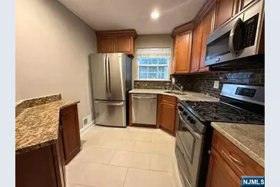 1047 Cambridge Court 1047 #1047, Mahwah, NJ 07430 - Photo 8