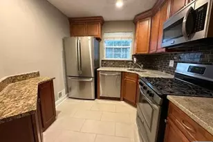 1047 Cambridge Ct 1047, Mahwah, NJ 07430 - Photo 8