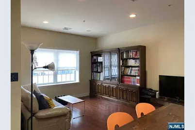 45 E Emerson Plaza 2 #2, Emerson, NJ 07630 - Photo 6