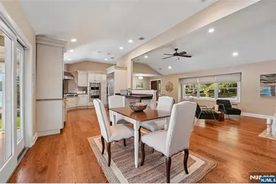 1050 W Pines Lake Drive, Wayne, NJ 07470 - Photo 8
