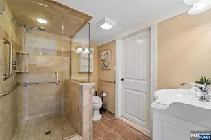 1050 W Pines Lake Dr, Wayne, NJ 07470 - Photo 32
