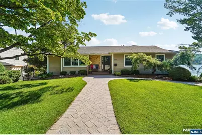 1050 W Pines Lake Drive, Wayne, NJ 07470 - Photo 34