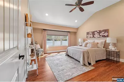 1050 W Pines Lake Drive, Wayne, NJ 07470 - Photo 18