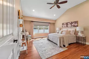 1050 W Pines Lake Dr, Wayne, NJ 07470 - Photo 18