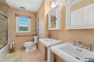 1050 W Pines Lake Dr, Wayne, NJ 07470 - Photo 26