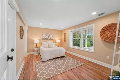 1050 W Pines Lake Drive, Wayne, NJ 07470 - Photo 30