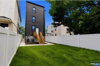 57 Montgomery Avenue, Newark, NJ 07108 - Photo 34