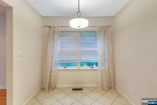 124 Panorama Dr, Edgewater, NJ 07020 - Photo 12