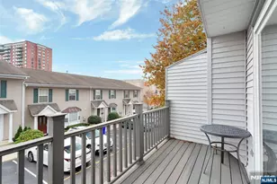 124 Panorama Dr, Edgewater, NJ 07020 - Photo 14