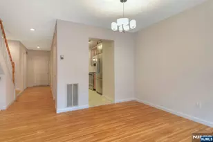 124 Panorama Dr, Edgewater, NJ 07020 - Photo 8