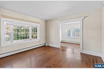 66 Crescent Avenue, Cliffside Park, NJ 07010 - Photo 8