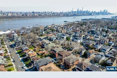 66 Crescent Avenue, Cliffside Park, NJ 07010 - Photo 32